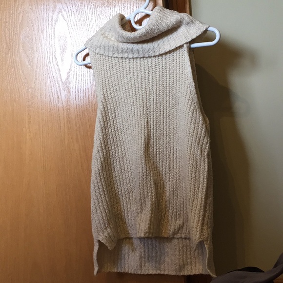 Cream Sweater tank from Aéro - Picture 2 of 4